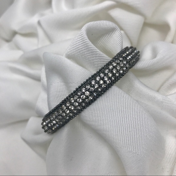 Jewelry - CHICO'S RHINESTONE STRETCH BRACELET